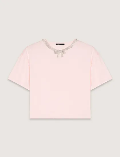 Áo thun cotton cổ viền dải đá nơ lấp lánh T1 Hồng