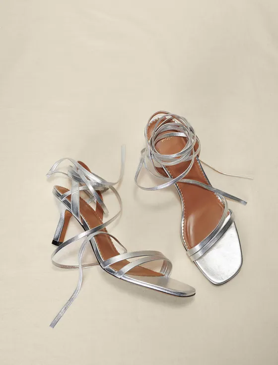 Giày sandal buộc dây ánh bạc