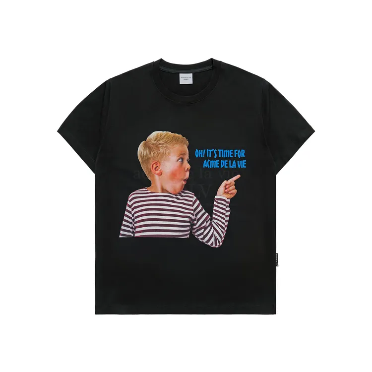 Áo Thun ADLV Baby Face Finger-Pointing Lettering Đen
