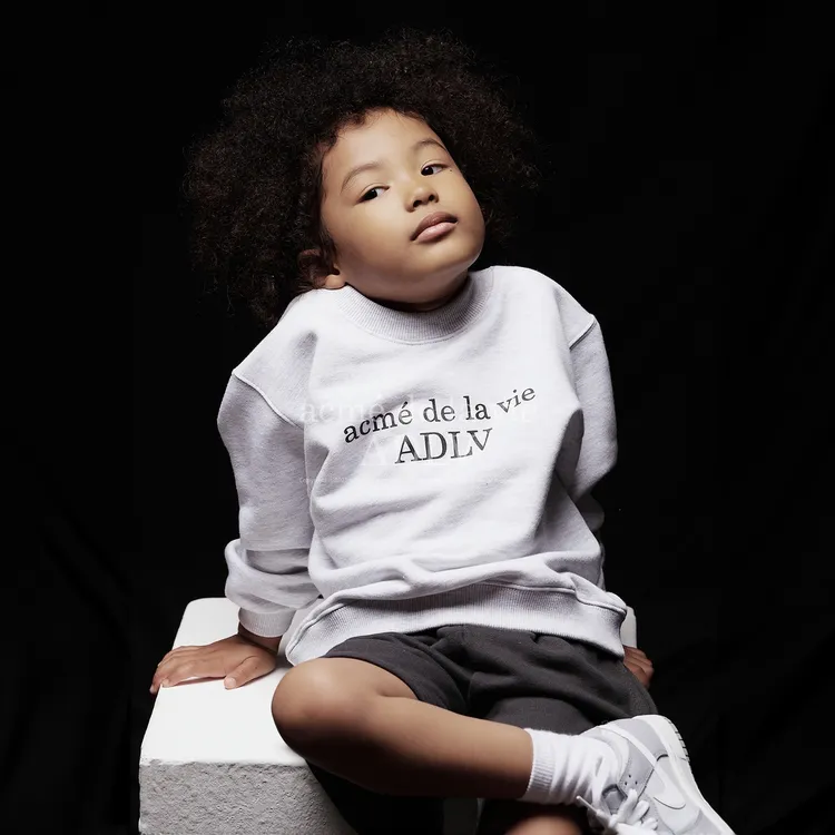 [KIDS] Áo Nỉ Basic Logo Muối Tiêu