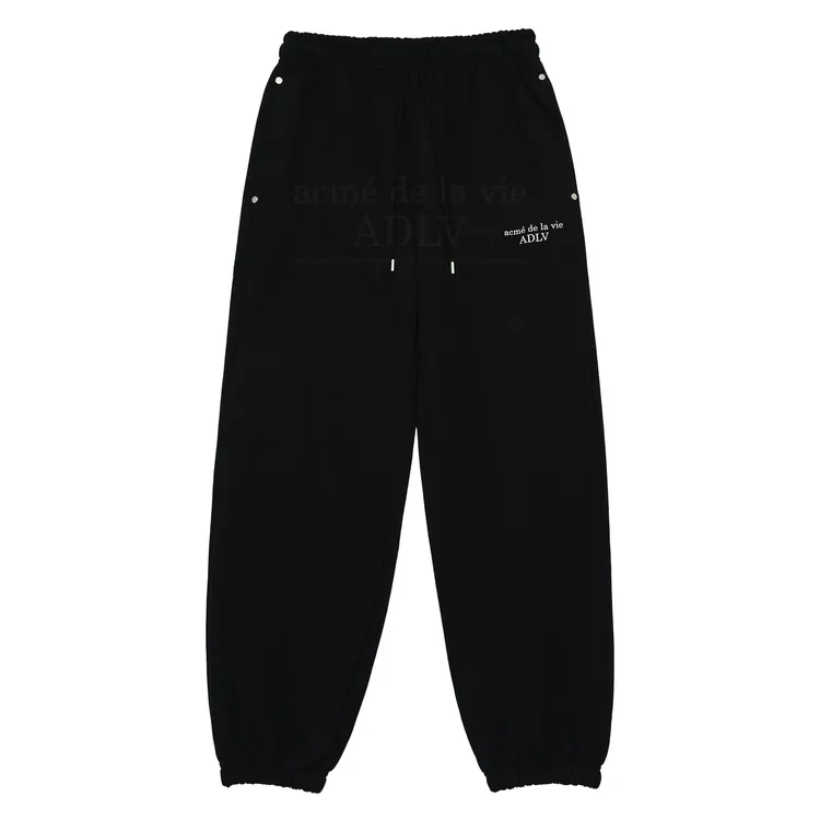 Quần Basic Logo Rivet Point Đen