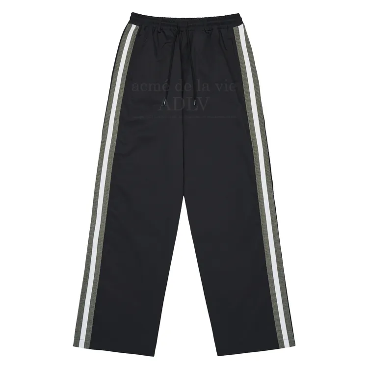Quần Sporty Logo Wide Track Đen