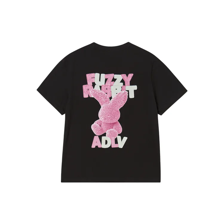 Áo thun nữ Fuzzy Font Rabbit Đen
