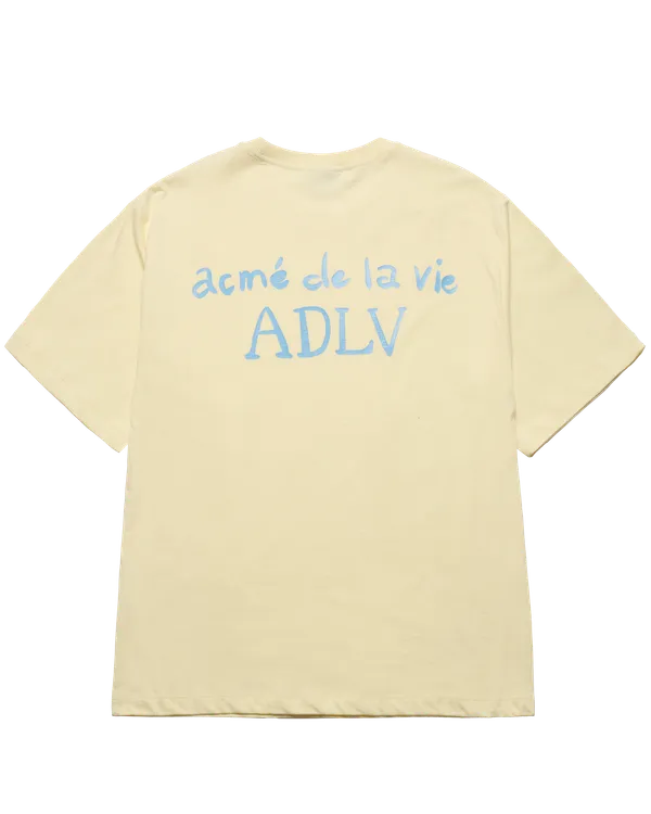 &Aacute;o thun  CURSIVE LOGO V&agrave;ng nhạt