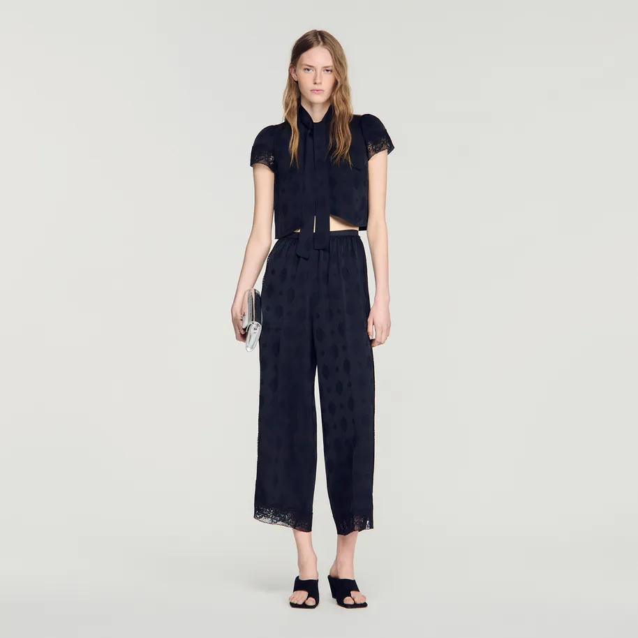Áo croptop họa tiết Paisley jacquard