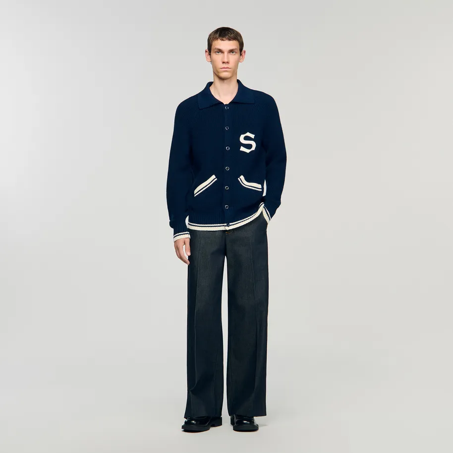 Áo cardigan len có patch chữ S