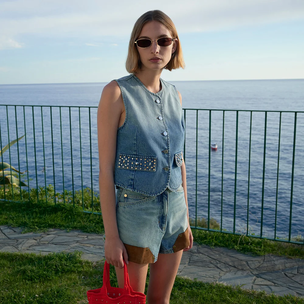 IN_MENU_SUMMER_CLOTHING_F.png